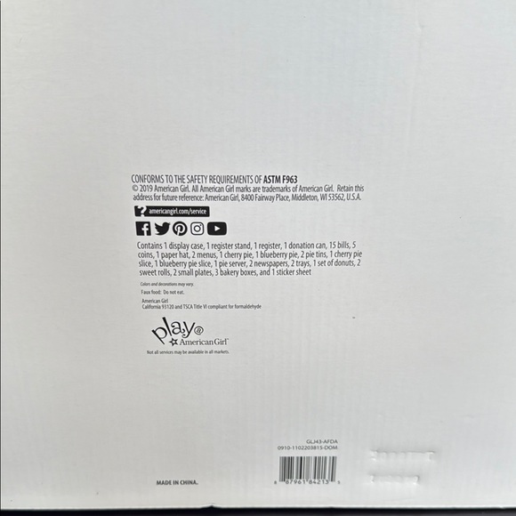 American Girl Maryellen's Diner Bakery Case -NIB - Picture 3 of 4